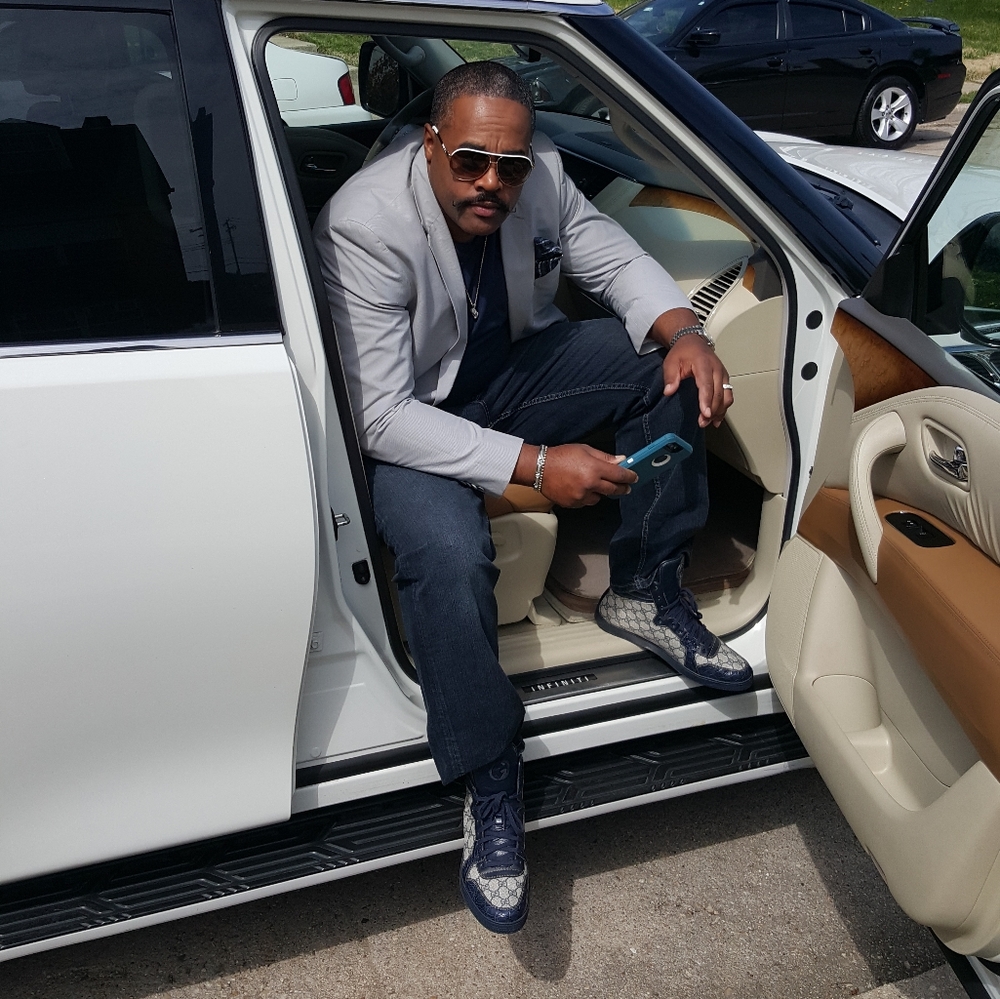 Meet your Posher, Leon